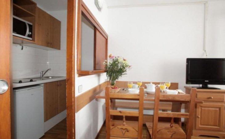 Hameau de Borsat Apartments, Tignes, Kitchen and Dining Room